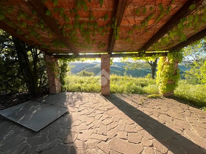 Casa con 6 locali in vendita in V dei Gandazzi, Traversetolo