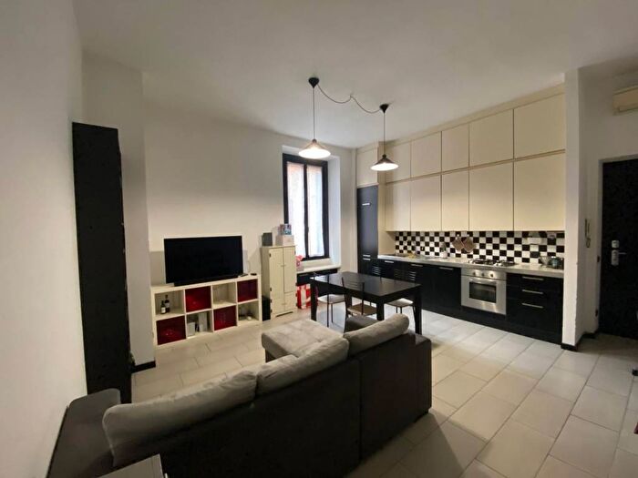 Appartamento trilocale in affitto in Viale Lunigiana, Cascina dei Pomi, Milano