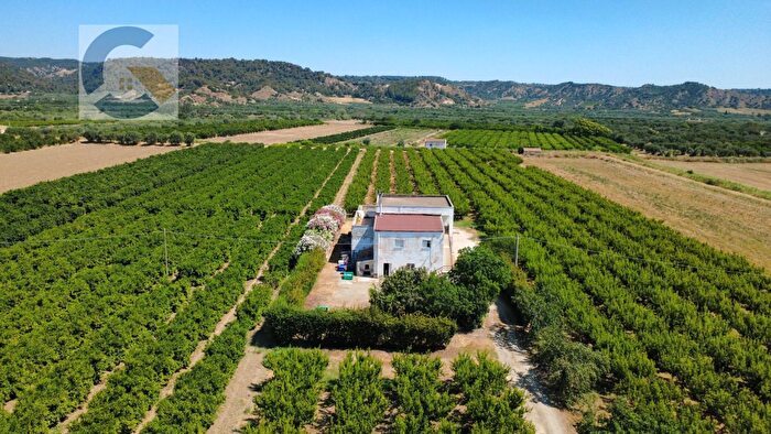 Casa con 6 locali in vendita in Montescaglioso