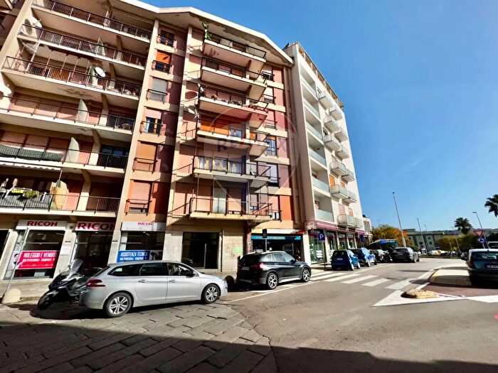 Appartamento con 9 locali in vendita in Via Roma, Sassari