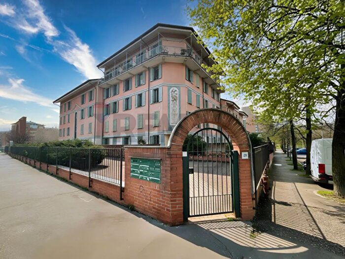 Appartamento trilocale in vendita in Via Fratelli Cairoli, Vimodrone