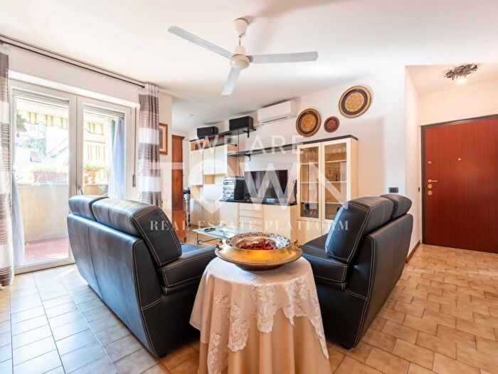 Appartamento quadrilocale in vendita in Via Sabatino Lopez, Vialba, Milano
