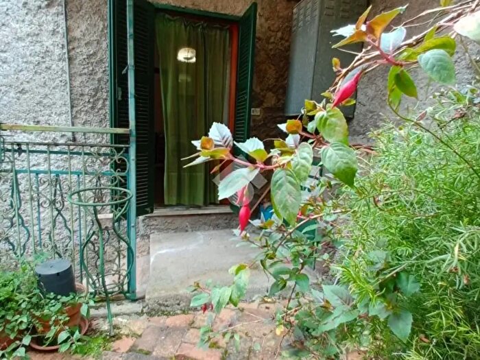 Appartamento quadrilocale in vendita in Via Mazzini, Olevano Romano