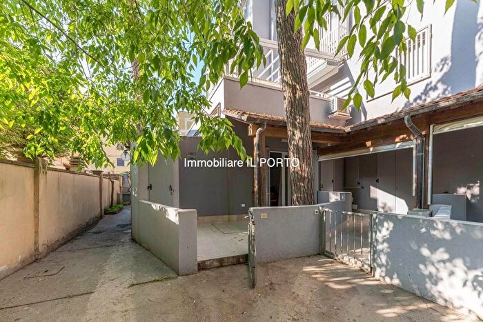 Appartamento bilocale in vendita in Viale Pascoli, Comacchio