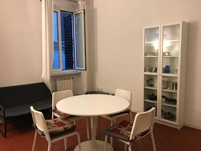 Appartamento quadrilocale in affitto in Via Faenza, Duomo, Firenze