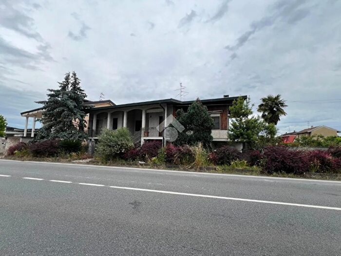 Casa trilocale in vendita in Via XXV Aprile, Vespolate