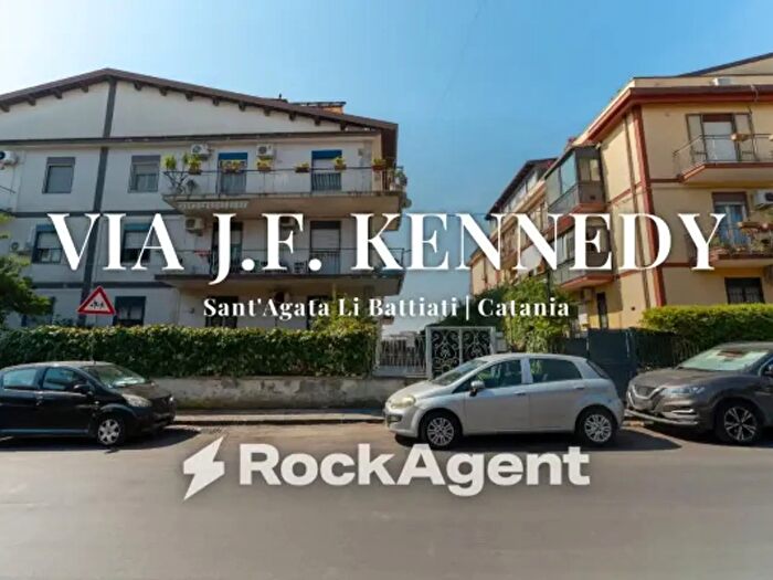 Appartamento con 6 locali in vendita in Via J F Kennedy, Sant'Agata Li Battiati