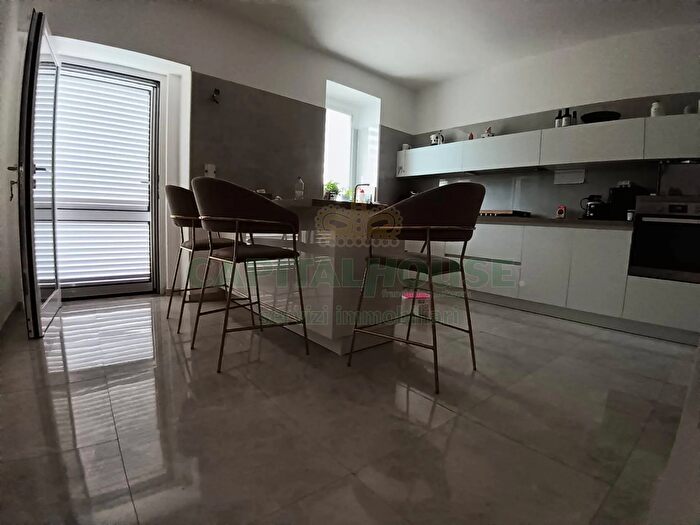 Casa trilocale in vendita in Via Posto, Pratola Serra