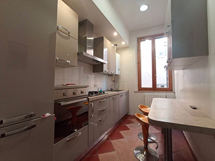 Appartamento trilocale in affitto in Via San Romano, Centro Storico, Ferrara