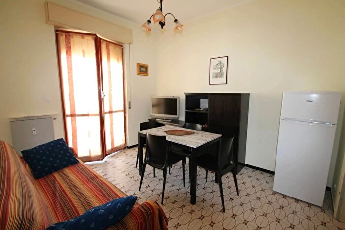 Appartamento bilocale in affitto in Borghetto Santo Spirito