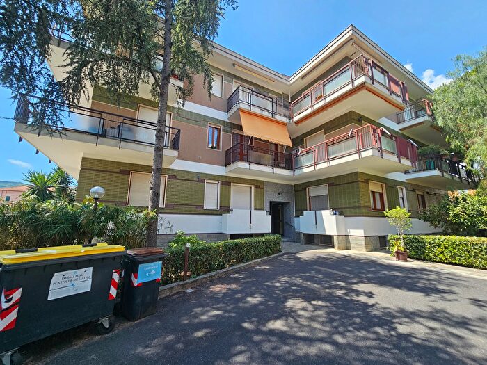 Appartamento trilocale in vendita in Diano Marina