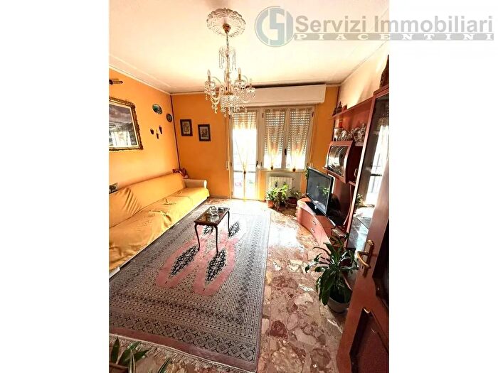 Appartamento trilocale in vendita in Piacenza