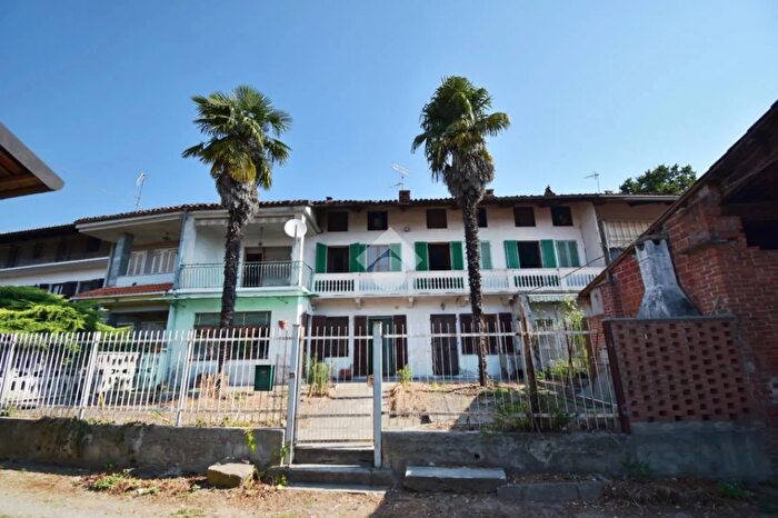 Casa con 7 locali in vendita in Via Piane, Azeglio