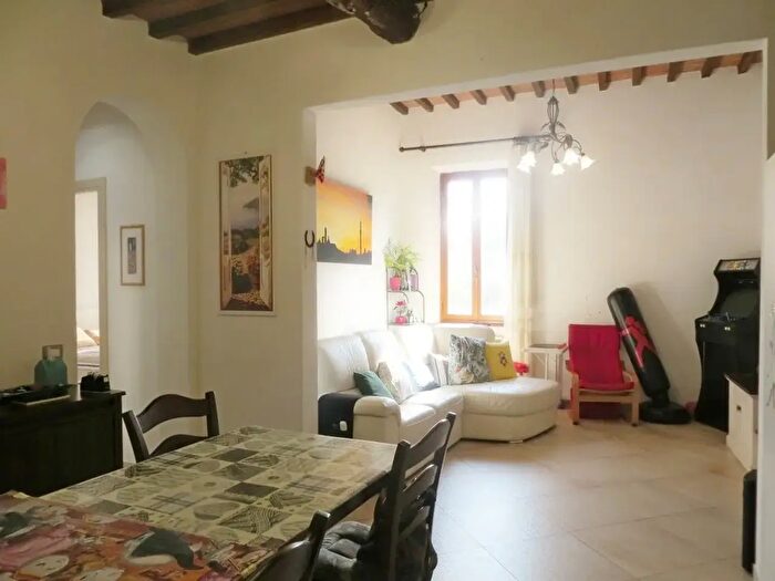 Appartamento con 5 locali in vendita in Strada degli Agostoli, Siena