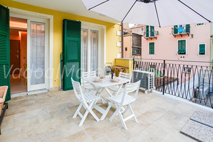 Appartamento bilocale in affitto in Piazzetta Virgilio Fedi, Finale Ligure