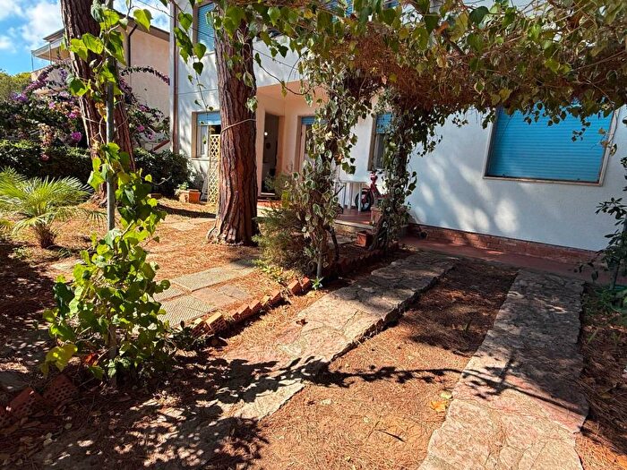 Appartamento trilocale in vendita in Via Poggio Allegro, Castiglioncello, Rosignano Marittimo