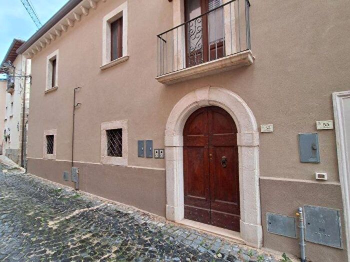 Appartamento quadrilocale in affitto in Via Duca degli Abruzzi, Centro, Rocca di Cambio