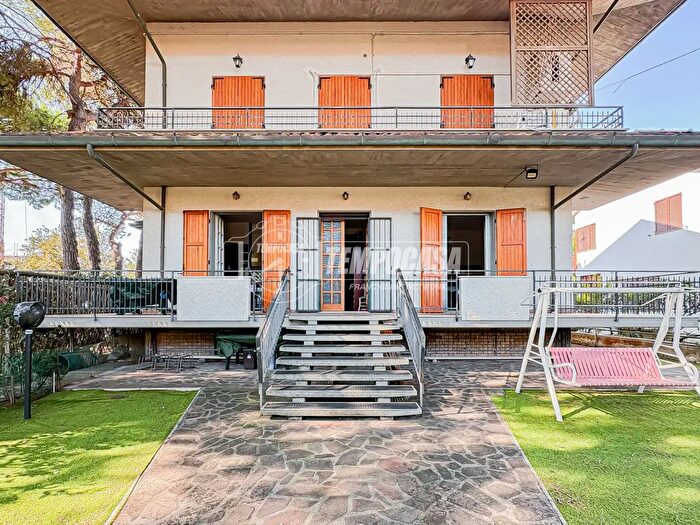 Appartamento trilocale in vendita in Via Vulcano, Cervia