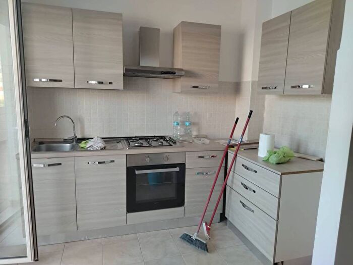 Appartamento trilocale in affitto in Via Carrara, Latina Scalo, Latina