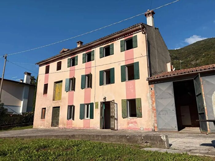Casa con 6 locali in vendita in Via Longhere, Vittorio Veneto