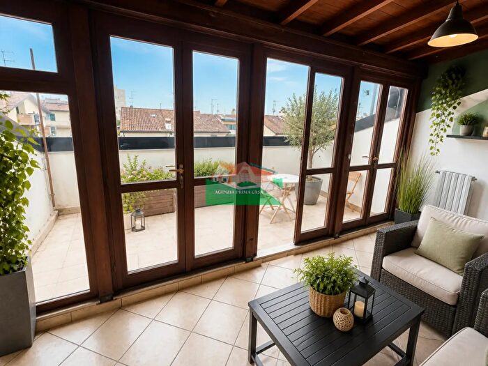 Casa con 6 locali in vendita in Viale Galileo Galilei, Ravenna