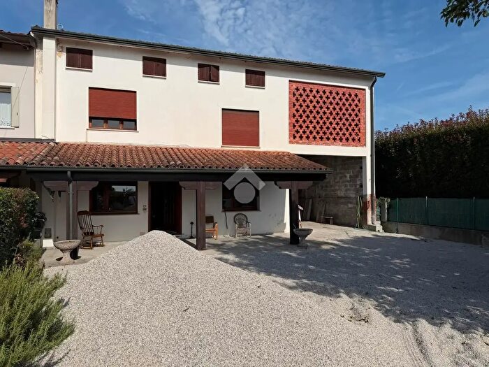Casa quadrilocale in vendita in Via Ca' del Diavolo, Carmignano Di Brenta