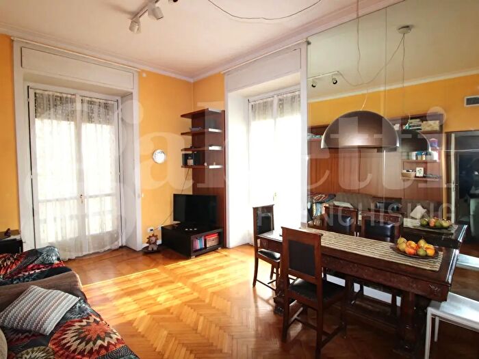 Appartamento bilocale in affitto in Via Sammartini, Milano