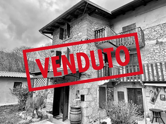 Casa trilocale in vendita in Vito DAsio