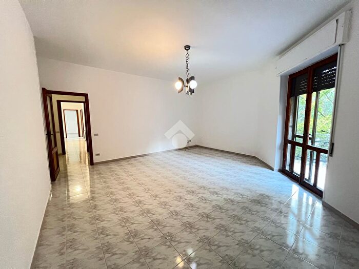 Appartamento con 5 locali in vendita in Via SantAntonio, Iglesias