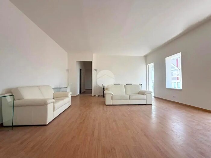 Appartamento con 5 locali in vendita in Via Cristofaro Scobar, Palermo