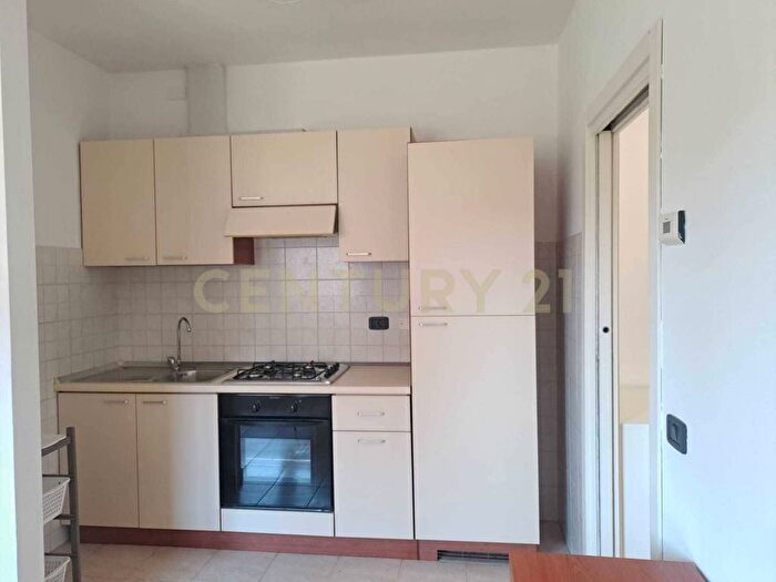 Appartamento trilocale in affitto in Via Ugo Zannoni, Zona Fiera, Verona
