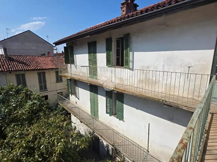 Casa con 10 locali in vendita in Corso Italia, Gassino Torinese