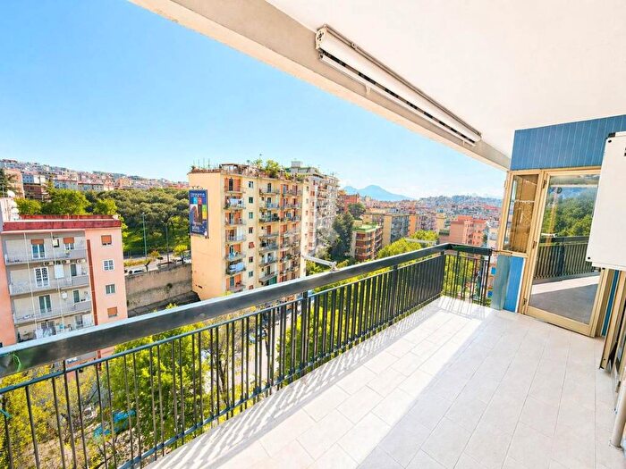 Appartamento quadrilocale in affitto in Via Gabriele Jannelli con posto auto, Arenella, Napoli