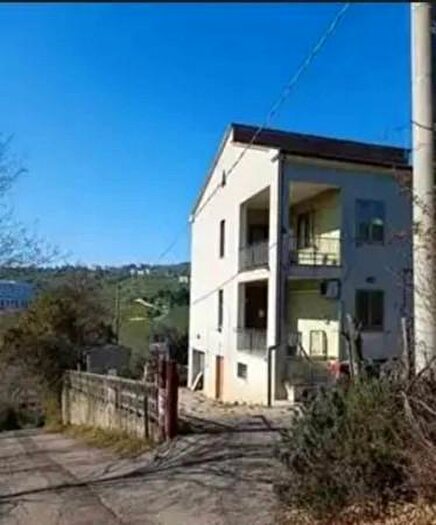 Casa con 6 locali in vendita in Strada San Donato, Chieti