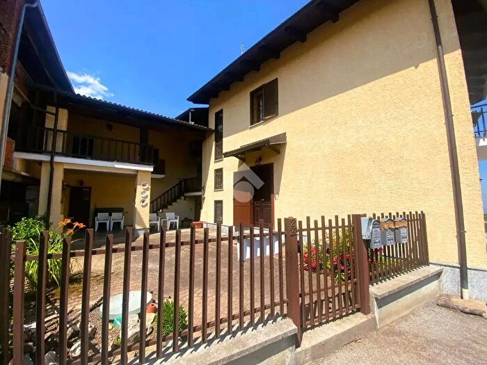 Casa con 5 locali in vendita in Via Monnet, Prarostino