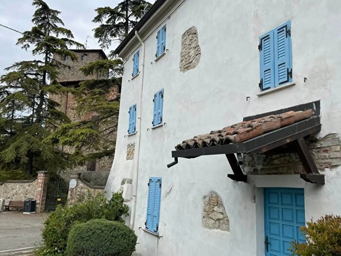 Casa con 8 locali in vendita in Strada Corano, Borgonovo Val Tidone