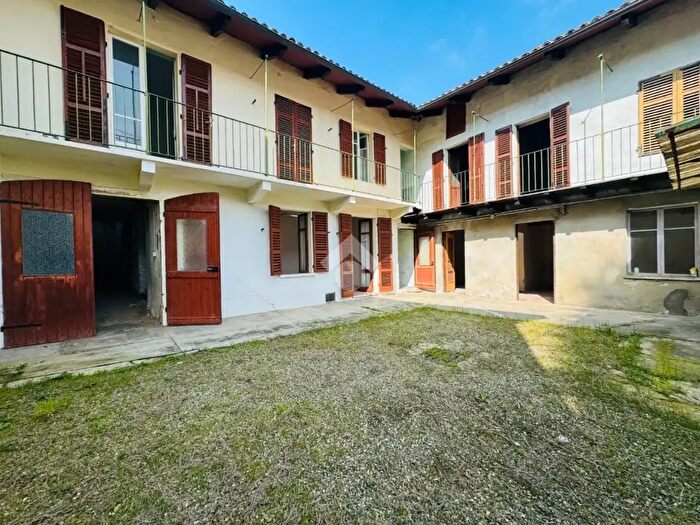 Casa con 8 locali in vendita in Via Bonadonna, Rivoli