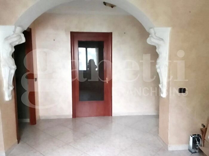 Appartamento con 5 locali in vendita in Piazza Sandro Pertini, Taranto