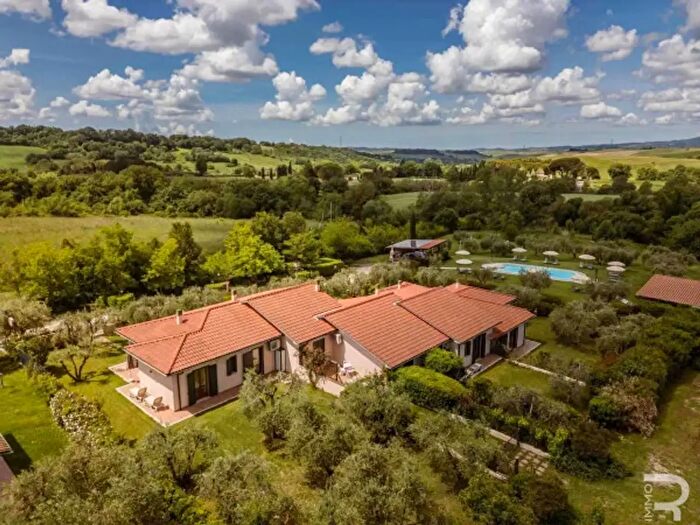 Casa con 6 locali in vendita in Via di Fibbianello, Manciano