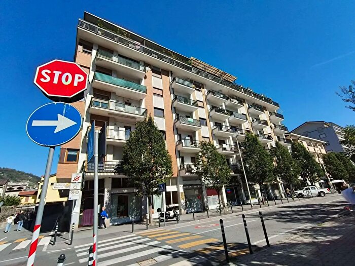 Appartamento con 5 locali in vendita in Via Torino, Aosta