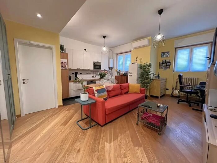 Appartamento bilocale in vendita in Via Mirabello, Carugate