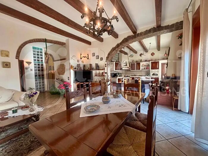 Appartamento quadrilocale in vendita in Via Martiri d Ungheria Snc, Scafati