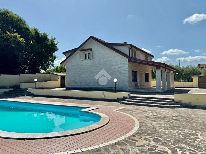 Casa con 5 locali in vendita in Via delle Coppe, San Cesareo