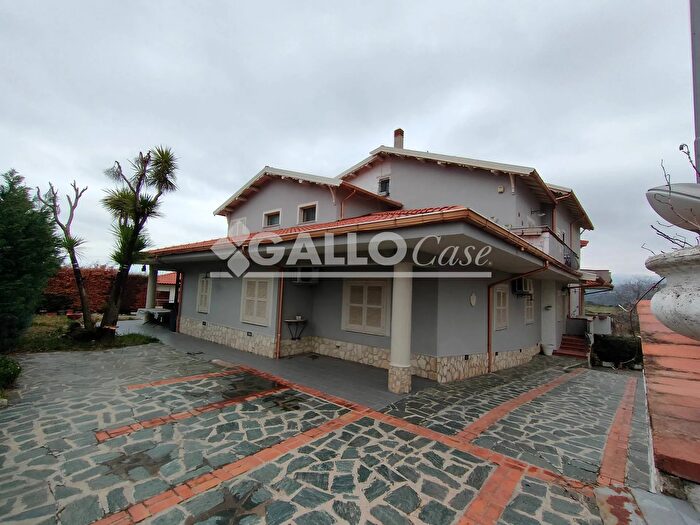 Casa con 9 locali in vendita in Via Rivotesi Marano Principato, Marano Principato