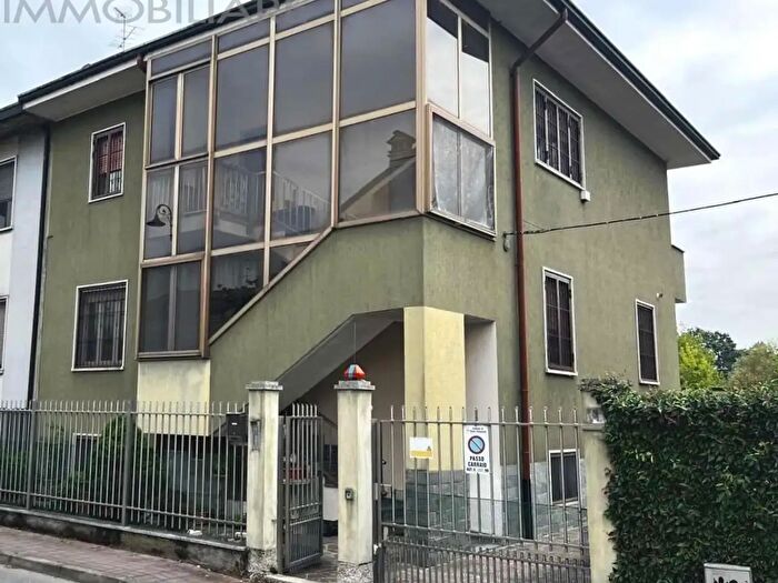 Appartamento trilocale in vendita in Via Dante, Pieve Emanuele