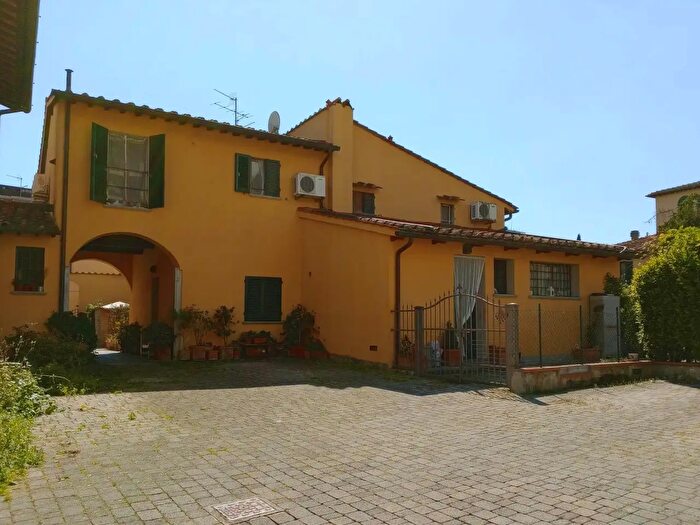 Casa con 5 locali in vendita in Via Santa Maria a Cintoia, Firenze