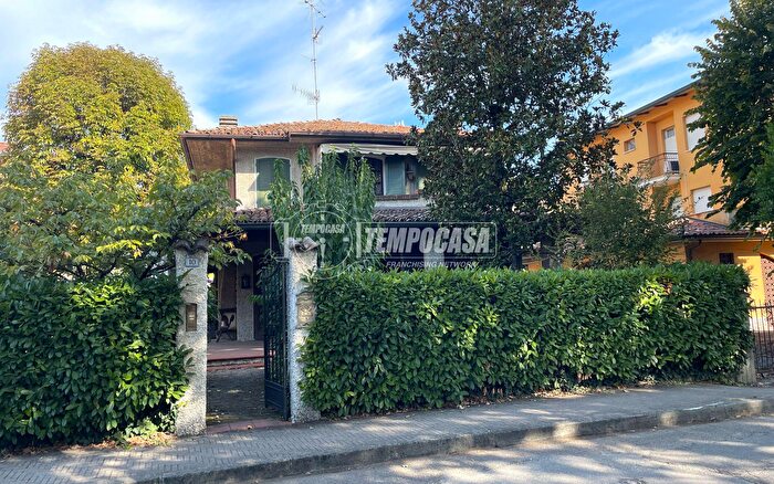 Casa con 6 locali in vendita in Rubiera