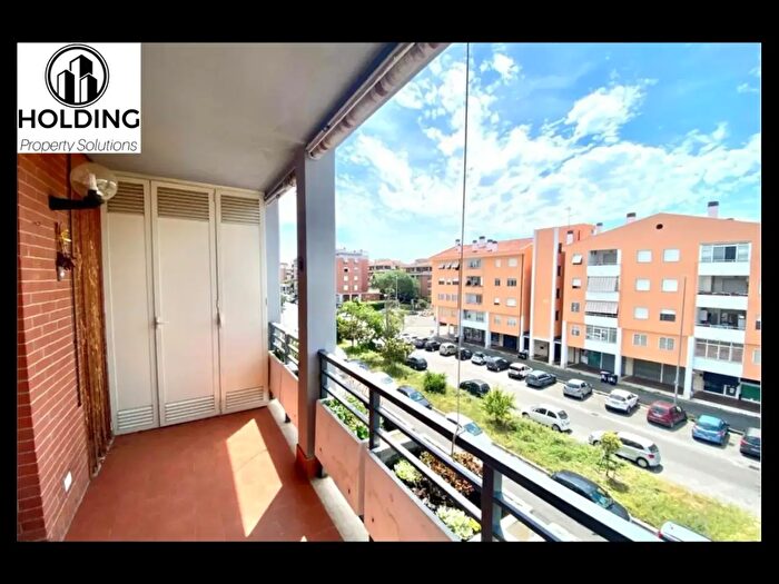 Appartamento trilocale in vendita in Via Gaverina, Roma