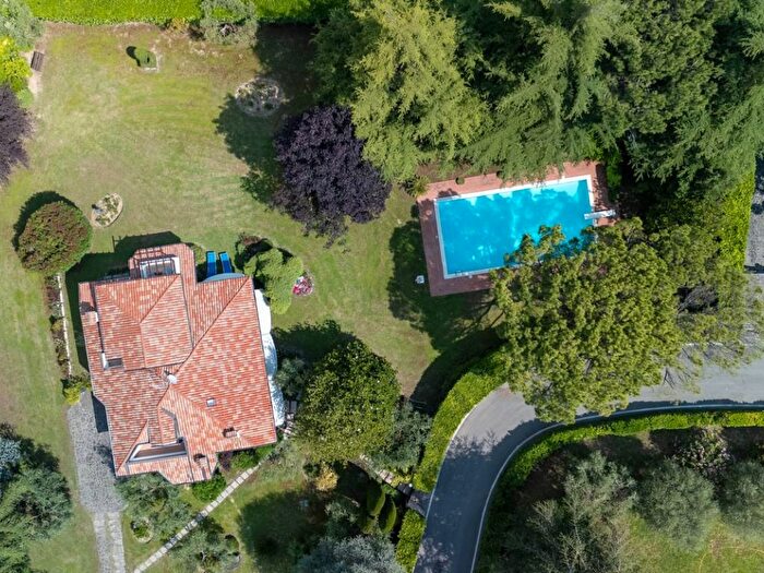 Casa con 6 locali in affitto in Via San Sivino, Moniga del Garda