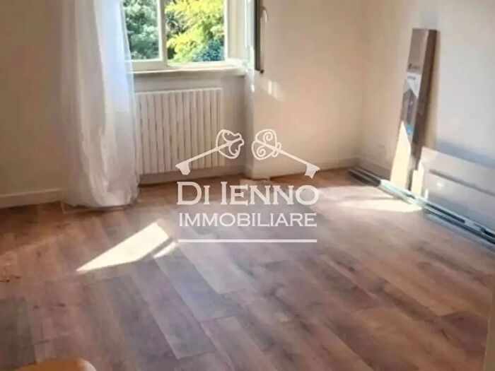 Appartamento trilocale in vendita in Via Cassia, Roma